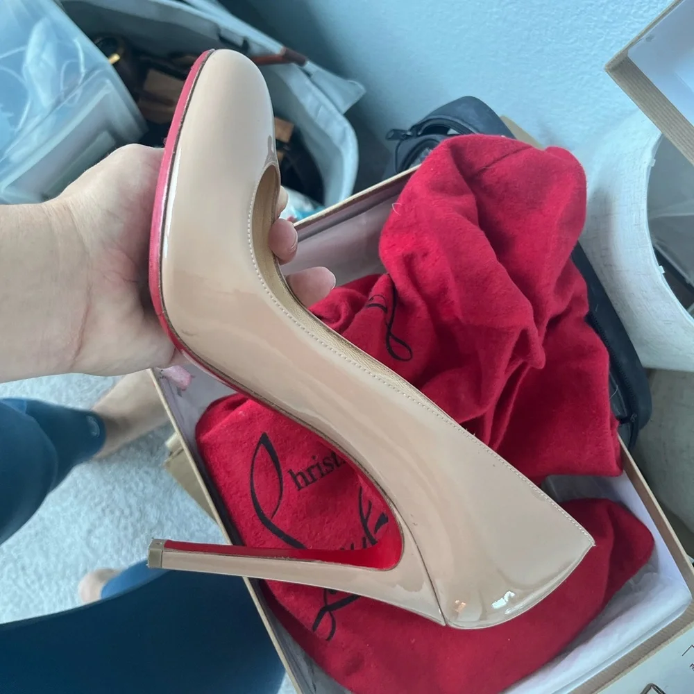 Christian Louboutin barely used and has protective coating to protect bottoms - Picture 10 of 10